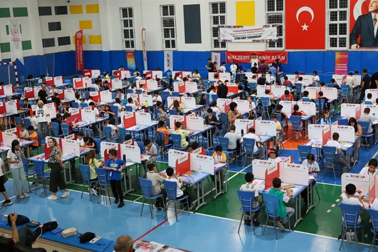 DENİZLİ’DE GENÇLER, DENEYAP SINAVINDA TER DÖKTÜ