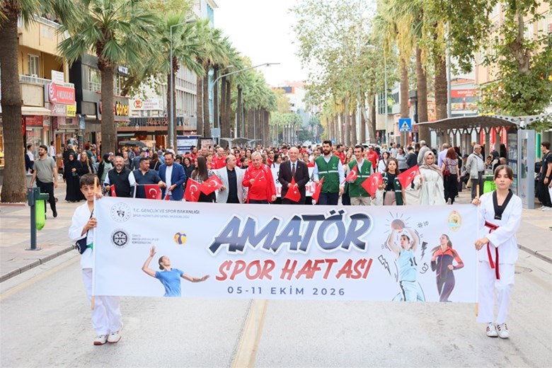 AMATÖR SPOR HAFTASINDA SPORCULAR KORTEJDE BULUŞTU