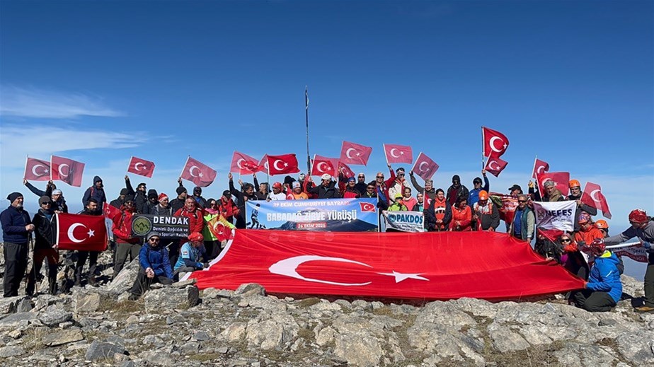 CUMHURİYET COŞKUSU BABADAĞ'IN ZİRVESİNE TAŞINDI