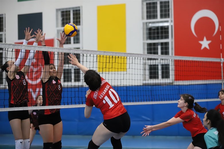 YURTLİG VOLEYBOL TÜRKİYE ŞAMPİYONASI YARIŞMALARI TAMAMLANDI