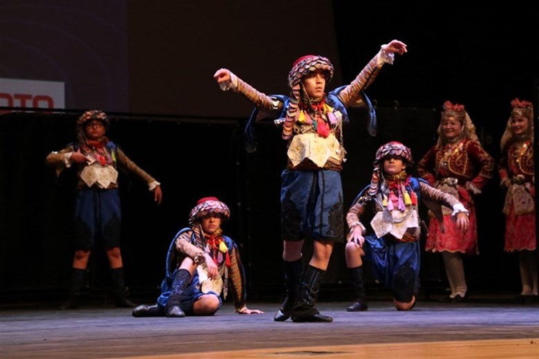 HALK OYUNLARINDA YILDIZLAR DENİZLİ’DE SAHNE ALACAK