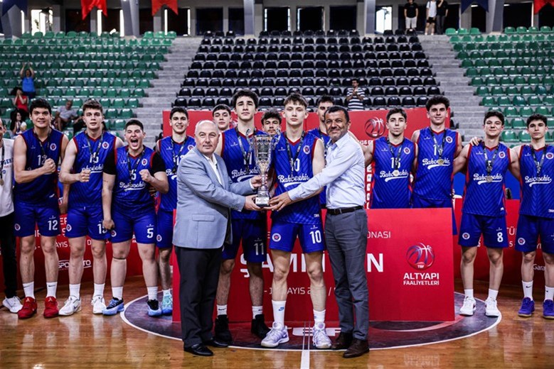 BASKETBOL U16 TÜRKİYE ŞAMPİYONASI RÜZGÂRI DENİZLİ’DE ESTİ