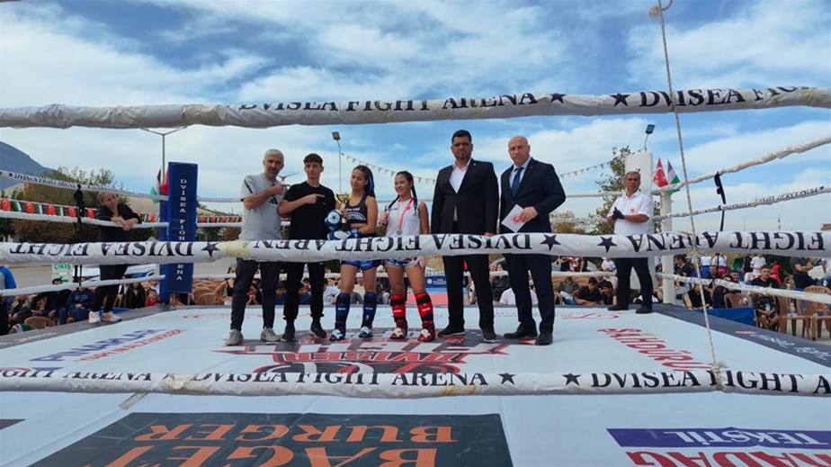 KİCK BOKS GALASINDA SPORCULAR FİLİSTİN İÇİN RİNGE ÇIKTI