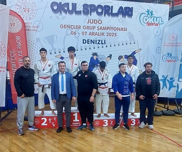 DENİZLİ’DE JUDO GRUP ŞAMPİYONASI HEYECANI NEFES KESTİ 