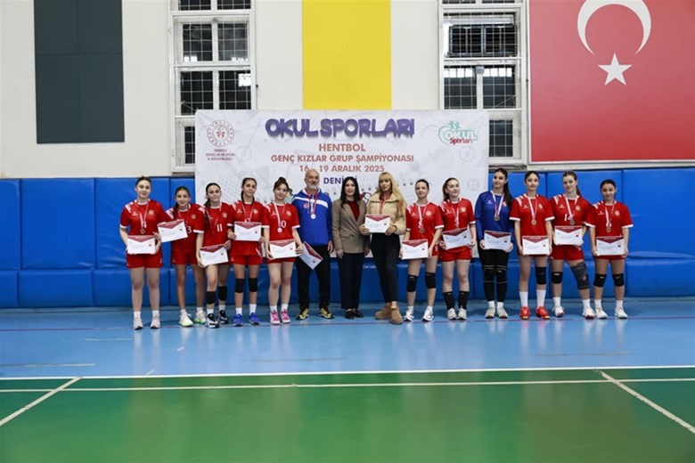 HENTBOL GRUP ŞAMPİYONASI HEYECANI DENİZLİ’DE YAŞANDI