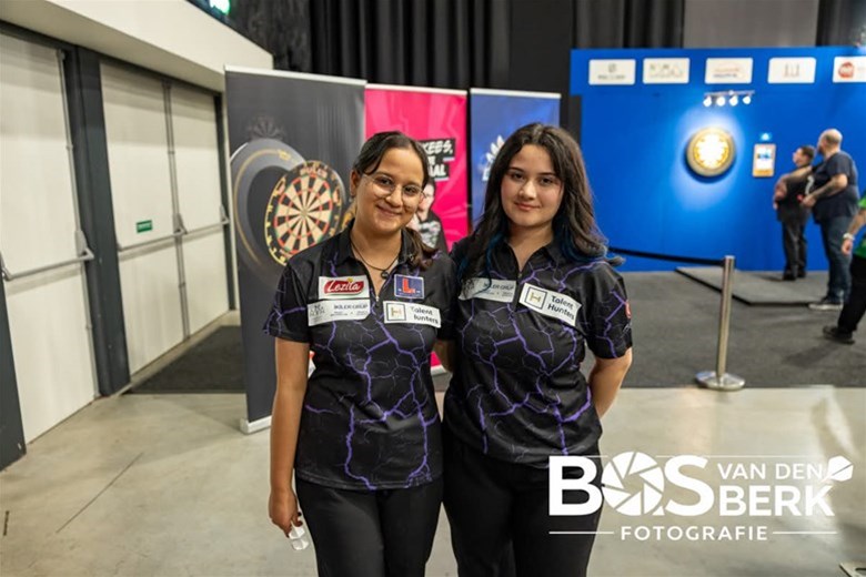 DENİZLİLİ DARTÇILAR HOLLANDA’DA TARİH YAZDI